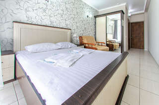 Гостиница Афина Витязево Большой двухместный номер с 1 кроватью-2